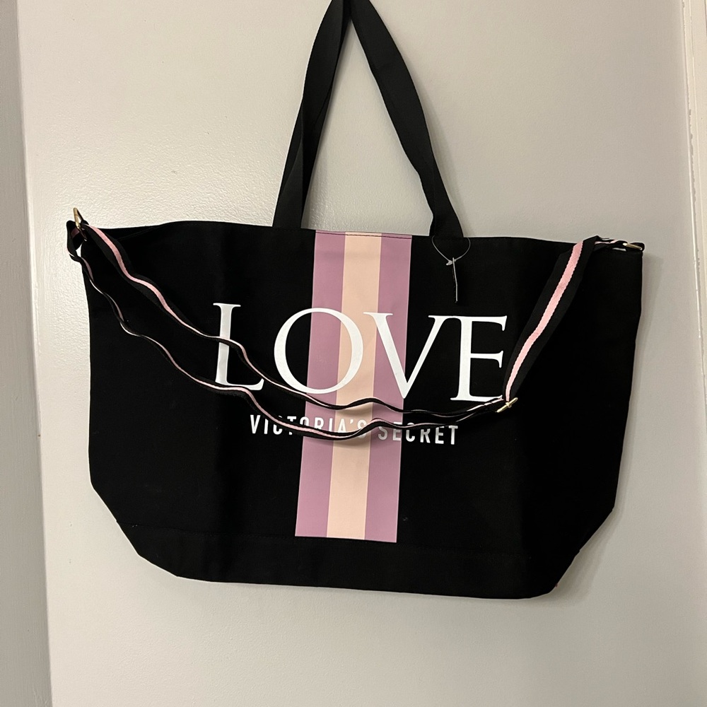 NWT Victoria’s Secret LOVE Duffle Bag